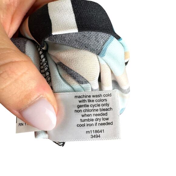 Lane Bryant NWT Black Blue Stripe Elastic Waist Cropped Gaucho Slinky Pants - Picture 8 of 8